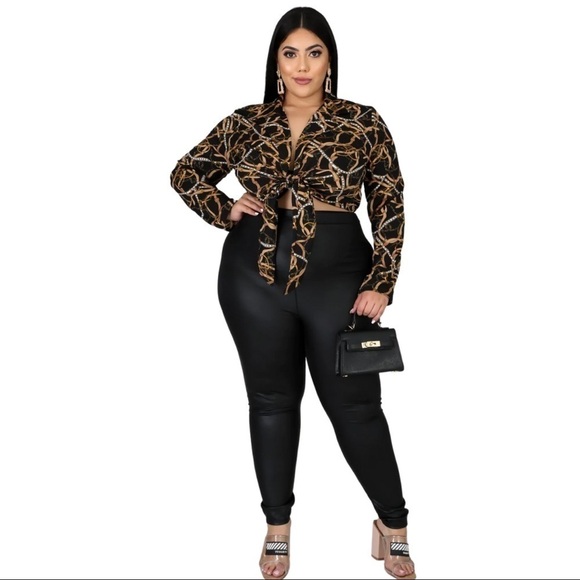 𝅺tie Front Crop Top Plus Size - Picture 4 of 4